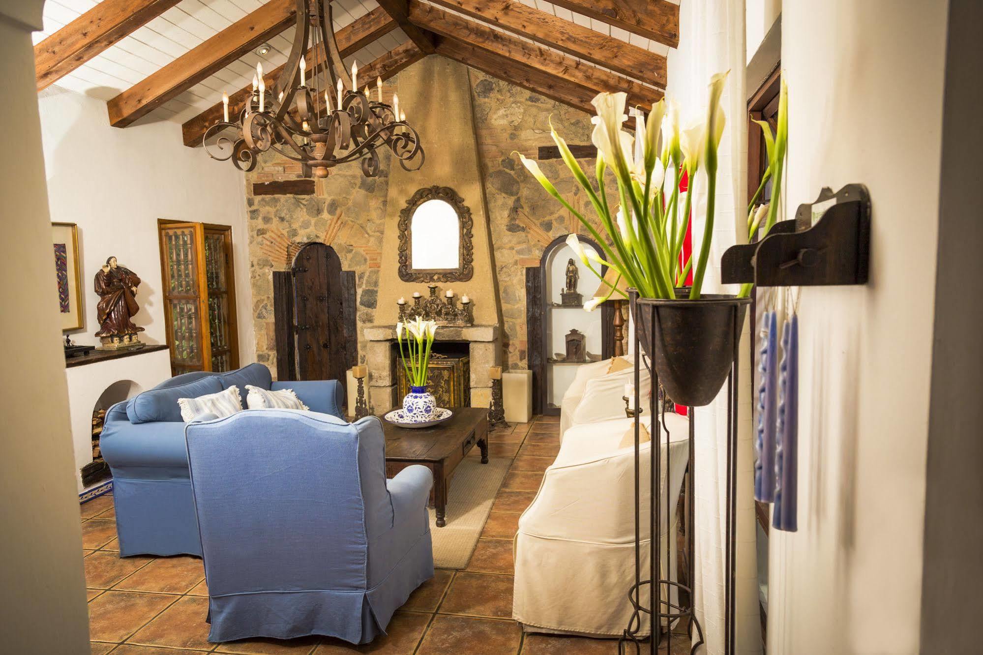 Casa Encantada By Porta Hotels Antigua Exteriör bild